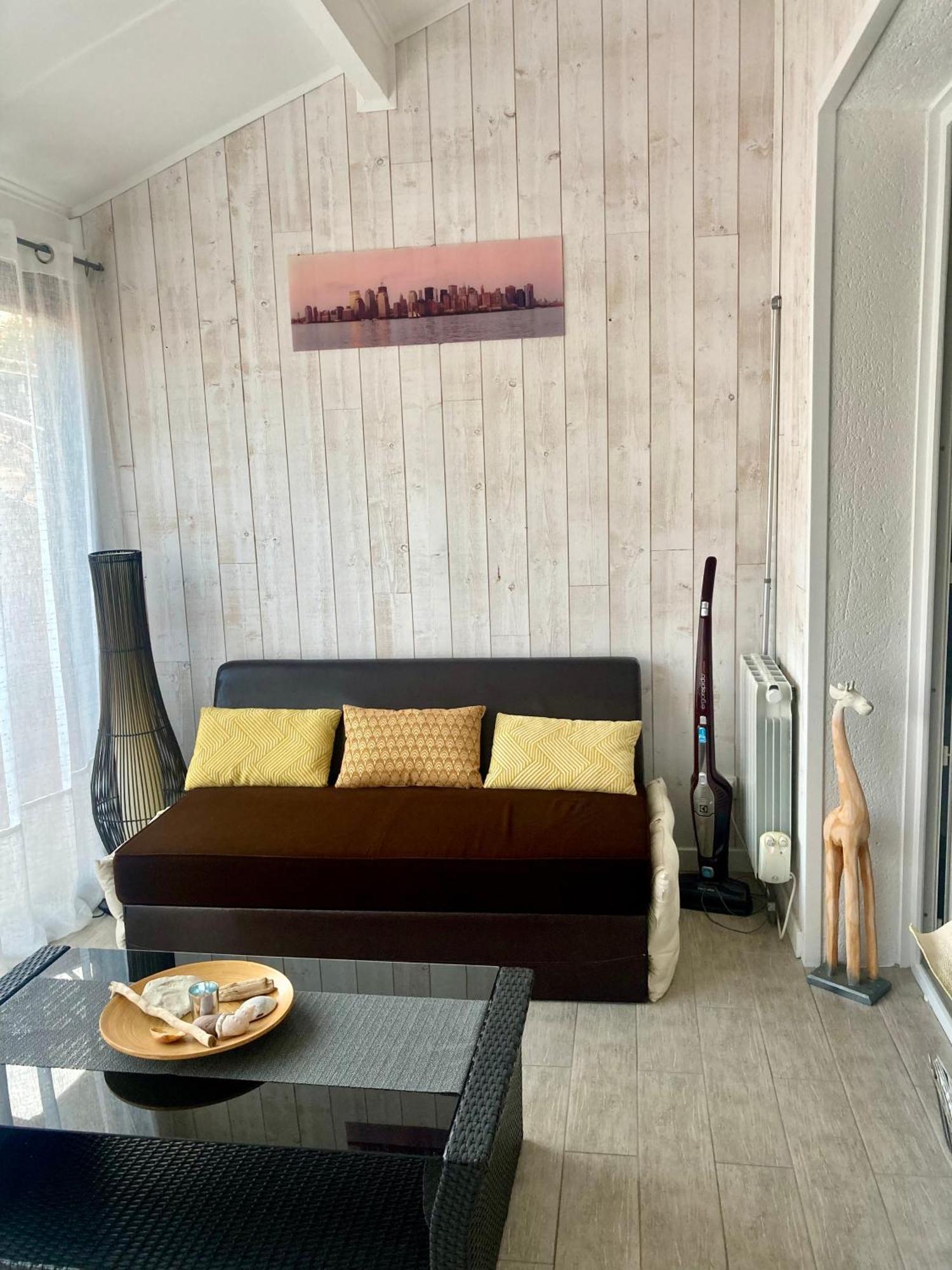 Appartement Duplex Lumineux Idealement Situe Ares Ngoại thất bức ảnh